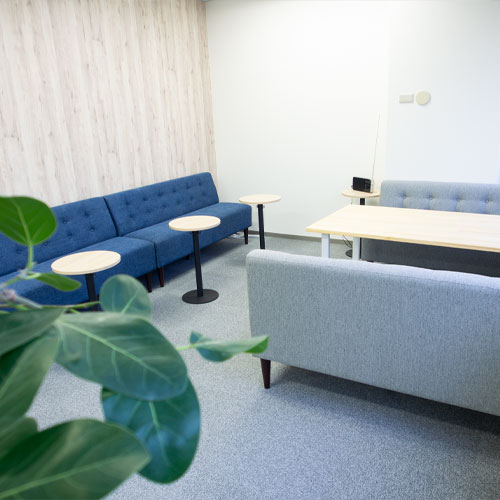 UHS株式会社